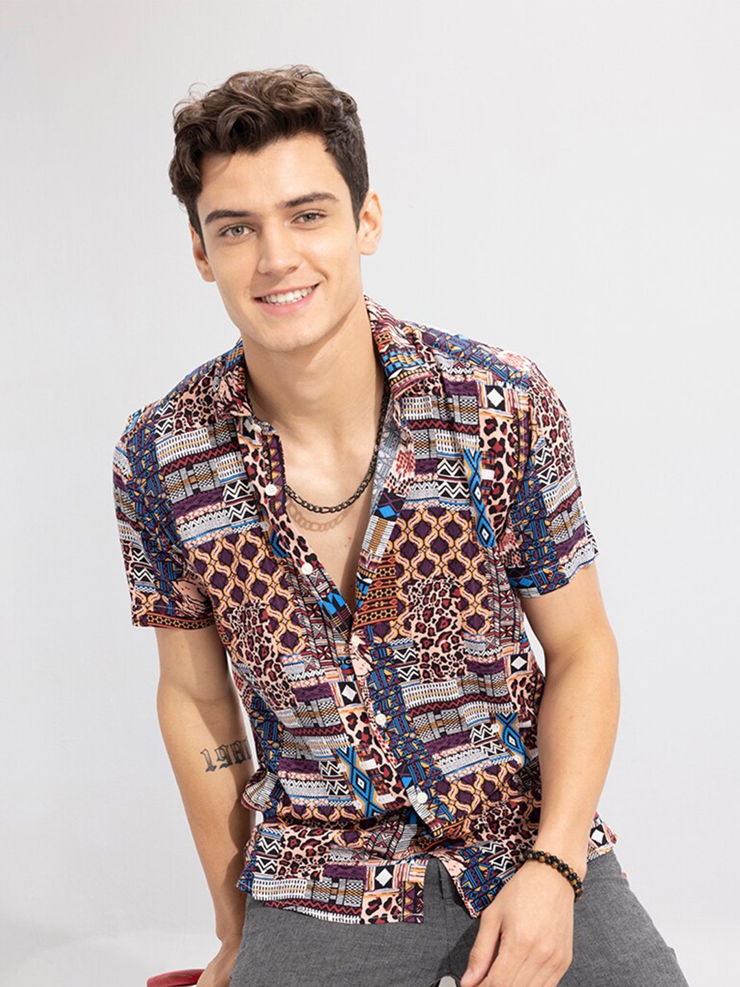 

Snitch Men Brown Printed Cotton Slim Fit Opaque Casual Shirt