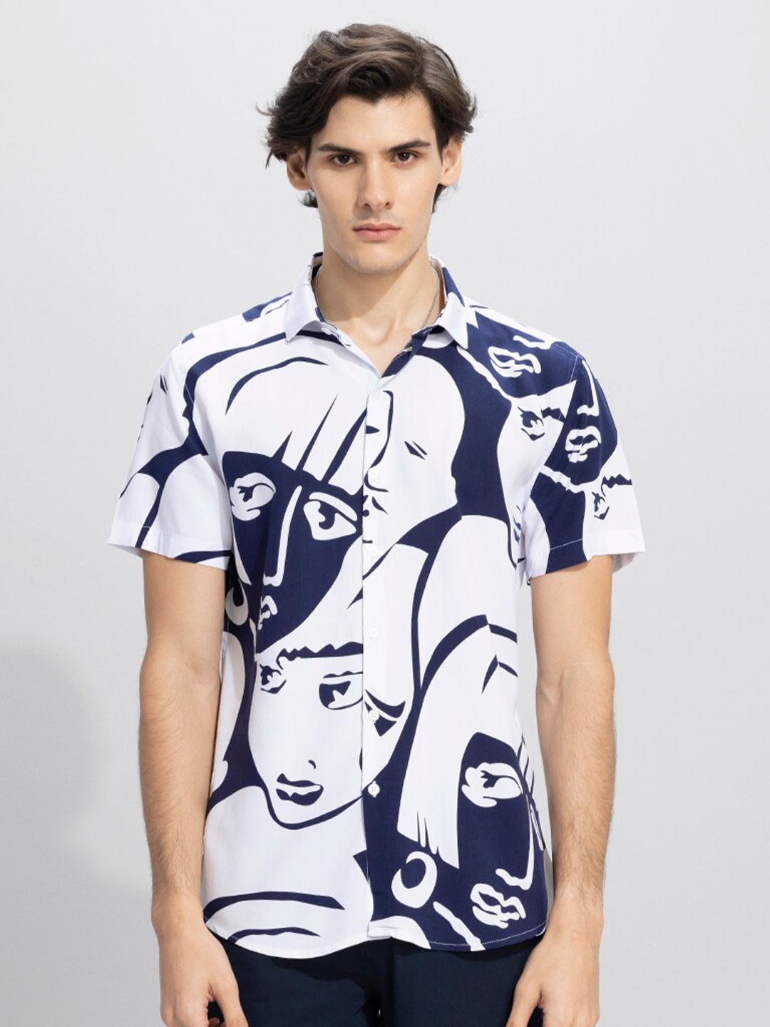 

Snitch Men Blue & White Printed Slim Fit Opaque Casual Shirt