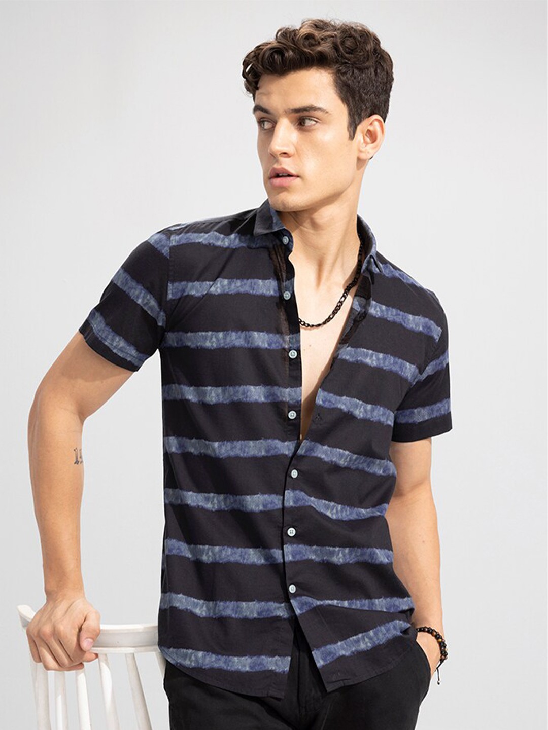 

Snitch Grey & Navy Blue Slim Fit Horizontal Stripes Opaque Cotton Casual Shirt
