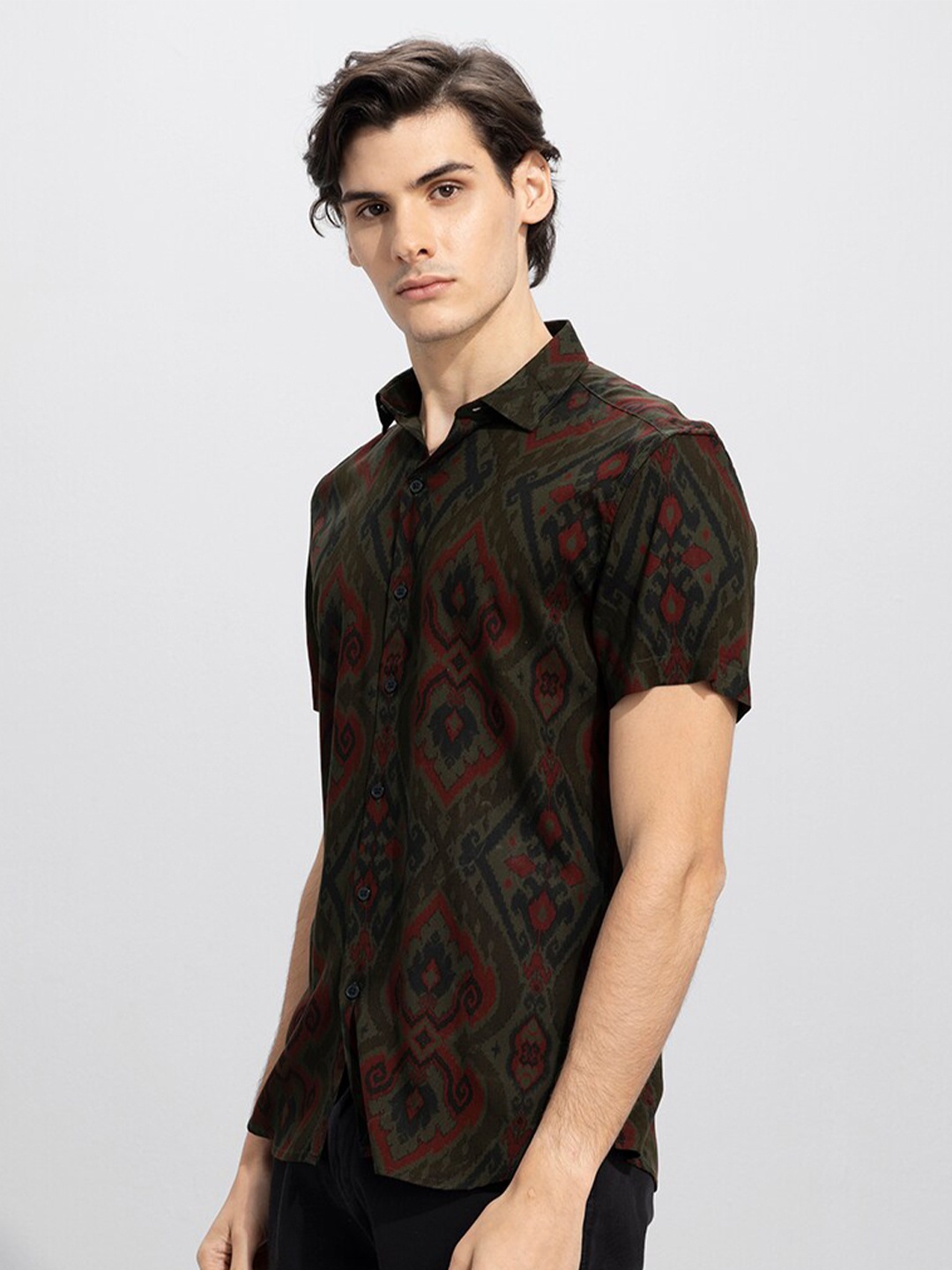 

Snitch Green Slim Fit Ethnic Motif Opaque Printed Casual Shirt
