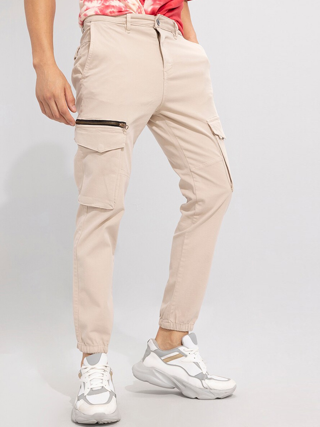 

Snitch Men Beige Slim Fit Cargo Trousers