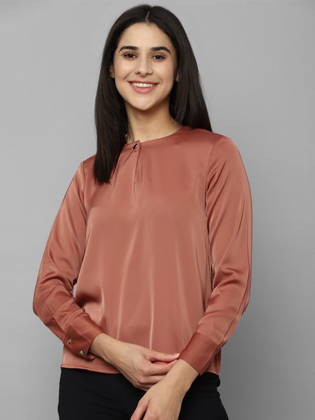 

Allen Solly Woman Round Neck Cuffed Sleeves Top, Brown