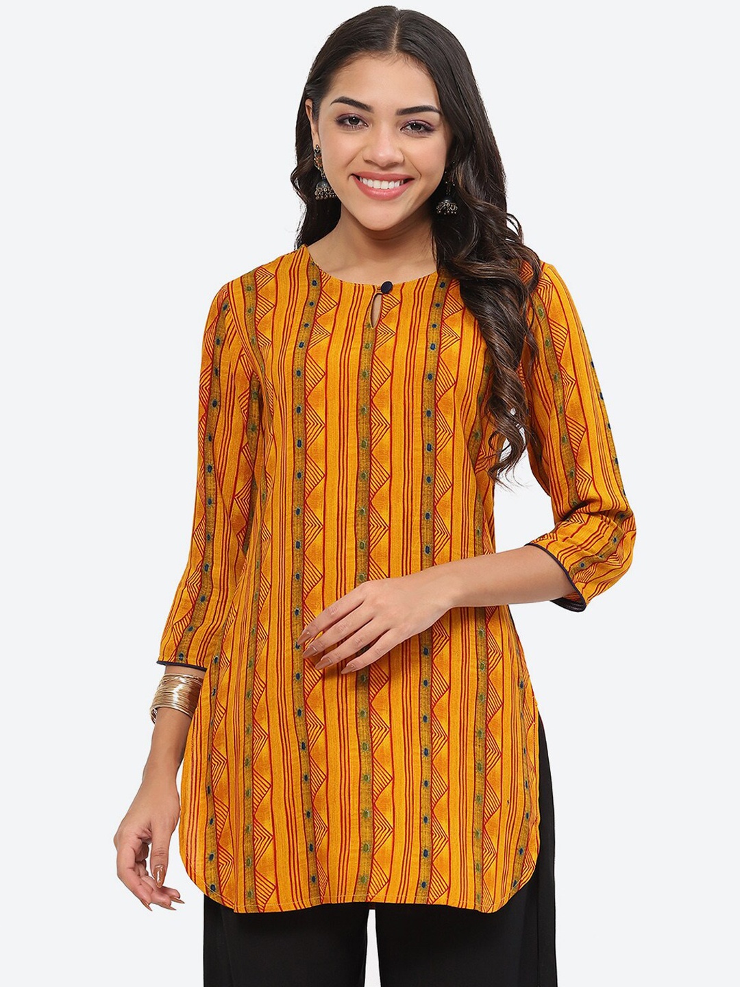 

Kurti's by Menka Geometric Printed Straight Kurta, Mustard