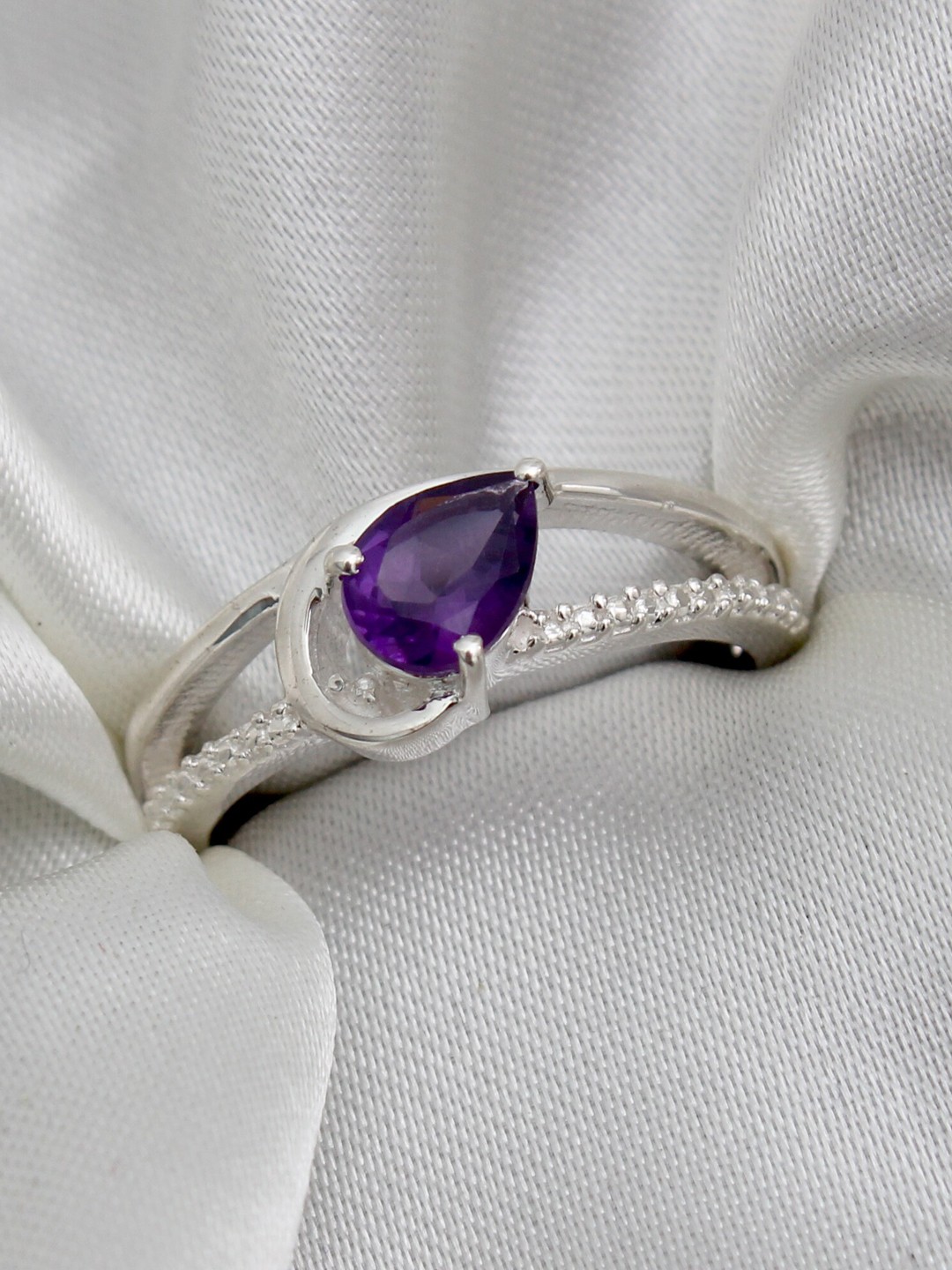

HIFLYER JEWELS 925 Sterling Silver-plated Amethyst-Studded Finger Ring