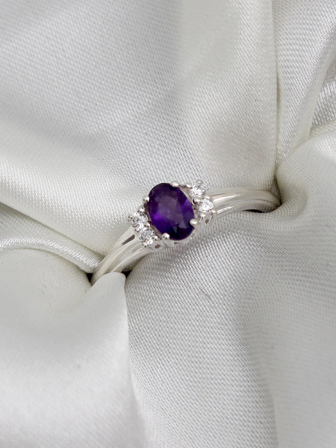 

HIFLYER JEWELS 925 Sterling Silver-Plated Amethyst-Studded Finger Ring