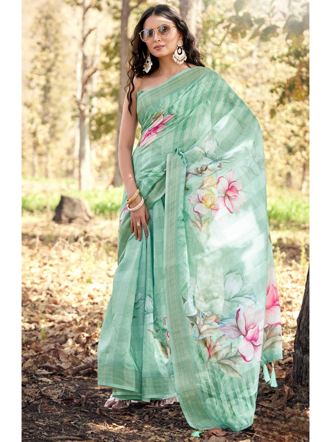 

Mitera Blue & Pink Floral Zari Pure Cotton Saree