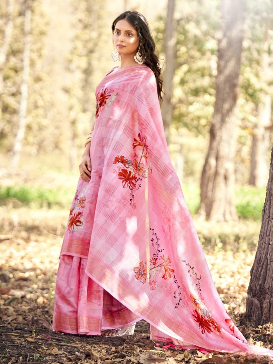 

Mitera Pink & Gold-Toned Floral Printed Zari Pure Cotton Saree