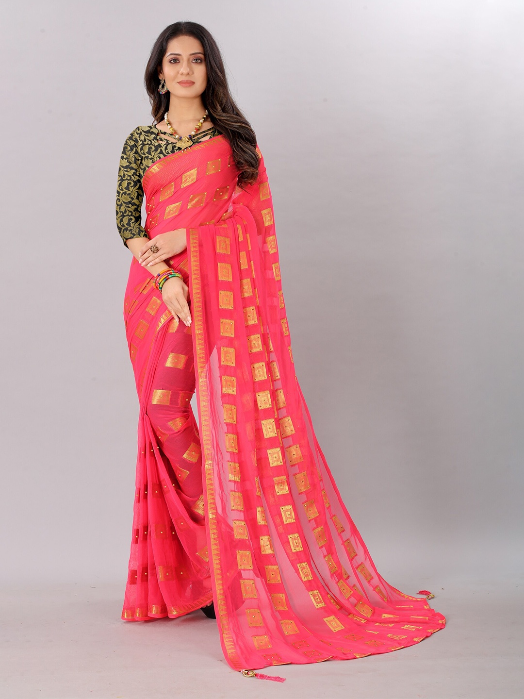 

Rhey Ethnic Motifs Beads and Stones Pure Chiffon Banarasi Saree, Pink