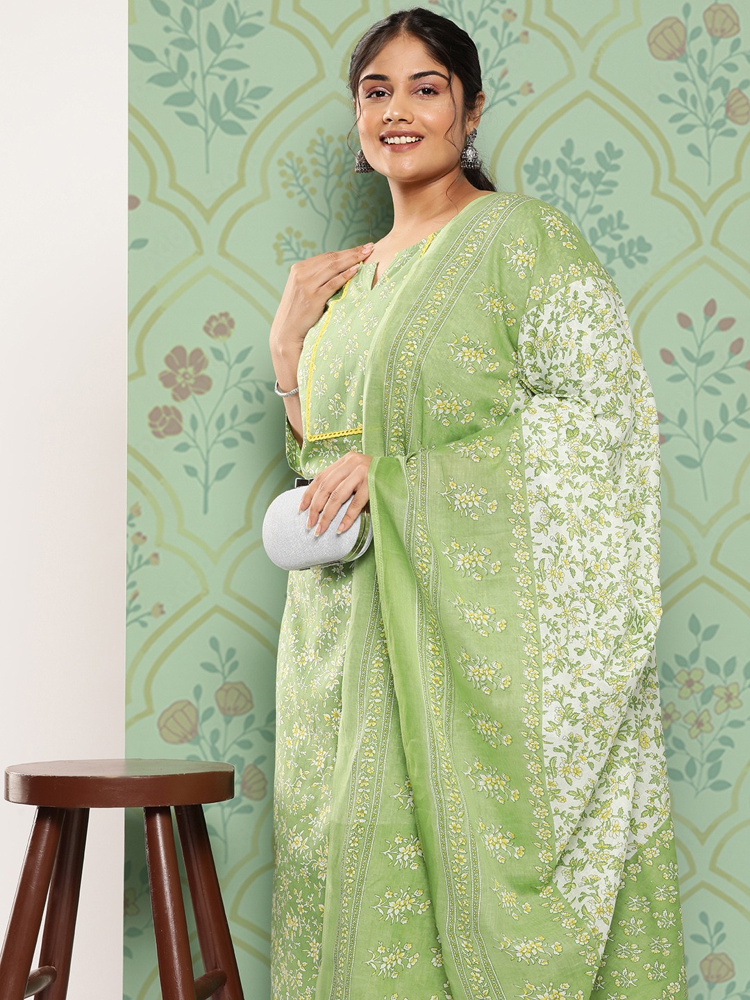 

Yufta Plus Size Floral Printed Regular Pure Cotton Kurta with Trousers & Dupatta, Green