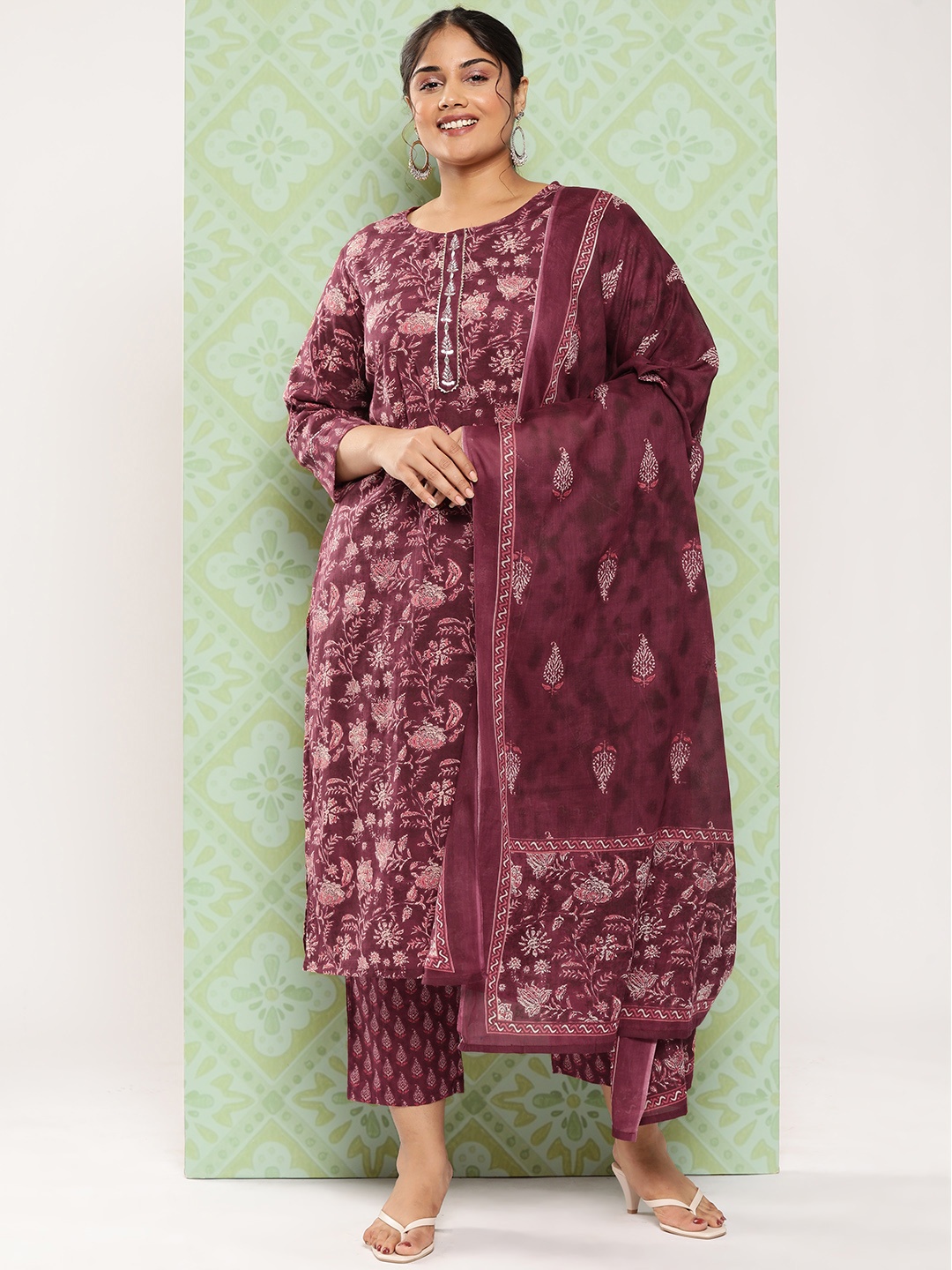 

Yufta Plus Size Floral Printed Sequinned Pure Cotton Kurta with Trousers & Dupatta, Maroon