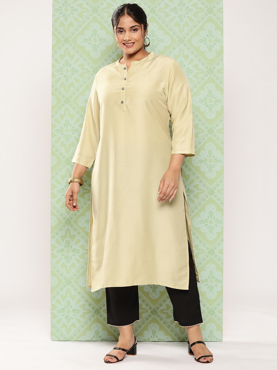 

Yufta Women Plus Size Solid Straight Kurta, Green