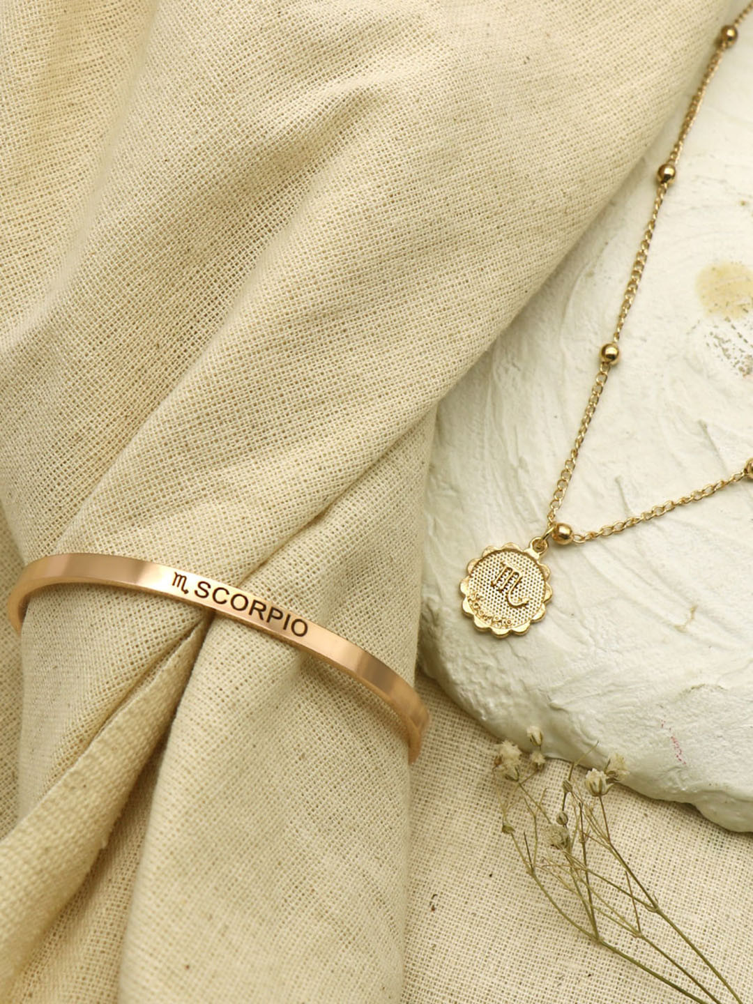 

JOKER & WITCH Gold Plated Bracelet & Pendant Jewellery Set