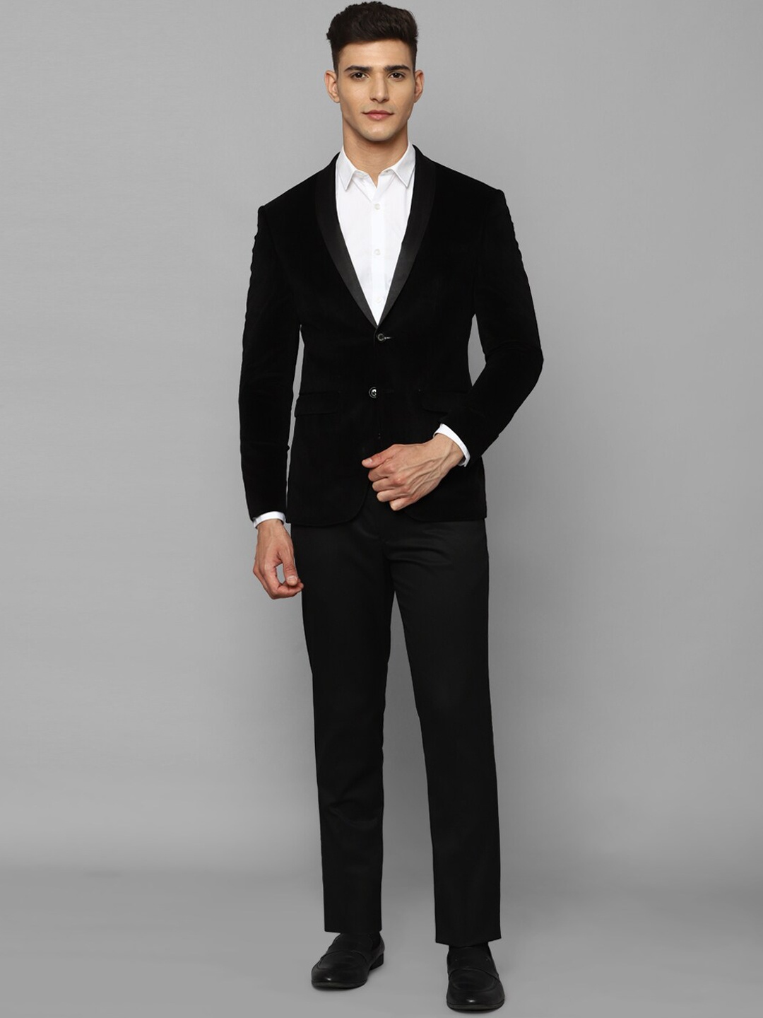 

Allen Solly Single-Breasted 2 Piece Slim-Fit Formal Suit, Black