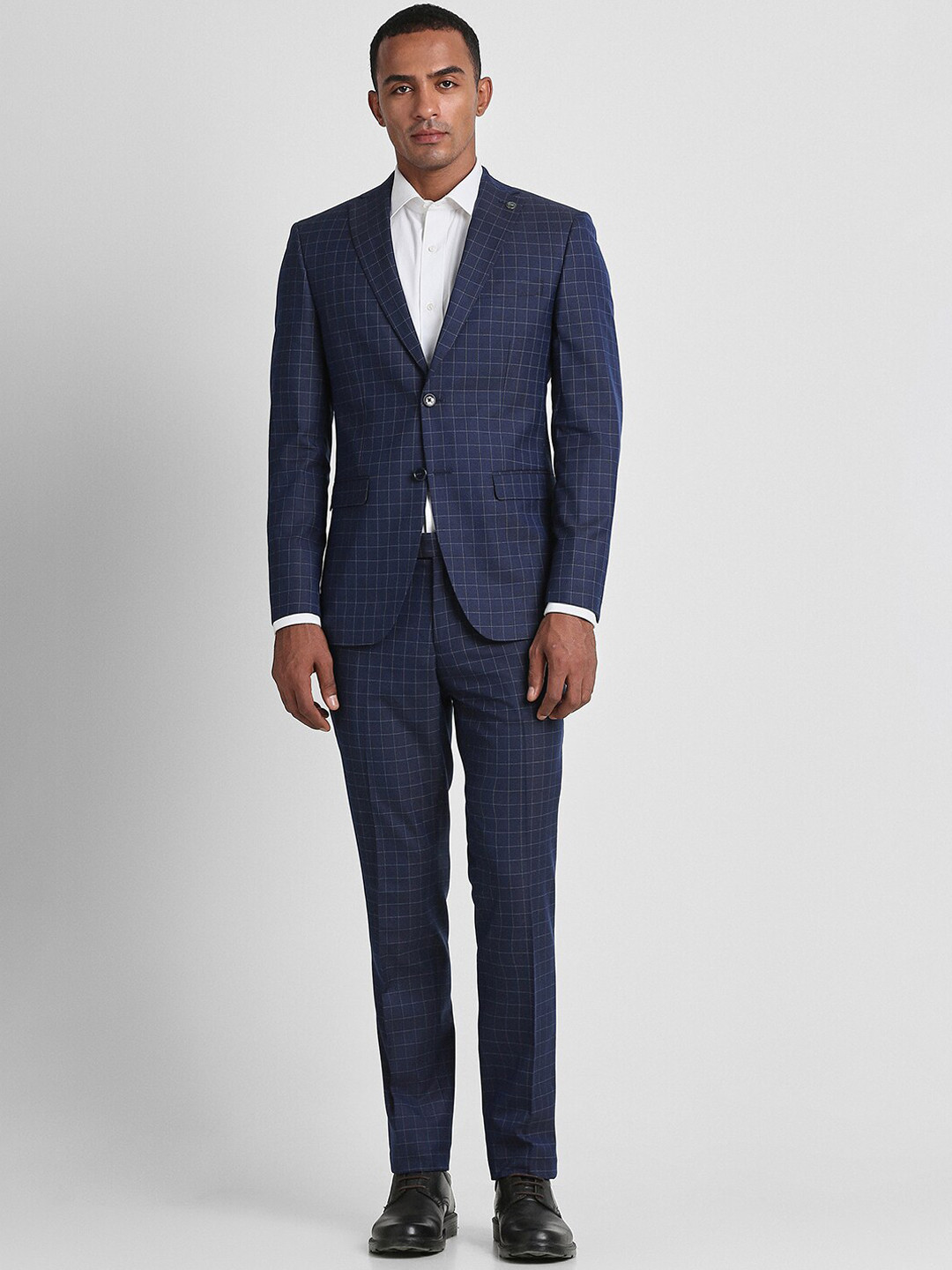 

Peter England Elite Men Checked Slim Fit 2 Piece Formal Suit, Navy blue