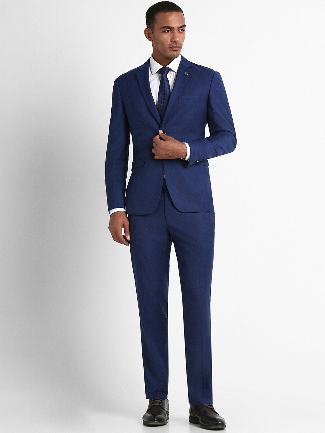 

Peter England Elite Slim Fit Two Piece Formal Suit, Blue