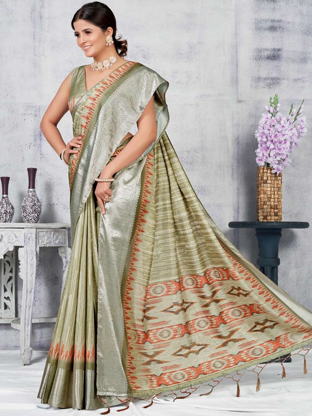 

Mitera Floral Printed Zari Saree, Green
