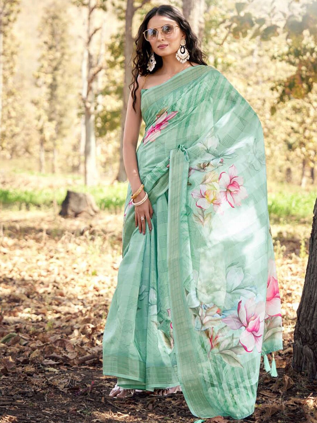 

Mitera Green & Pink Floral Printed Zari Saree