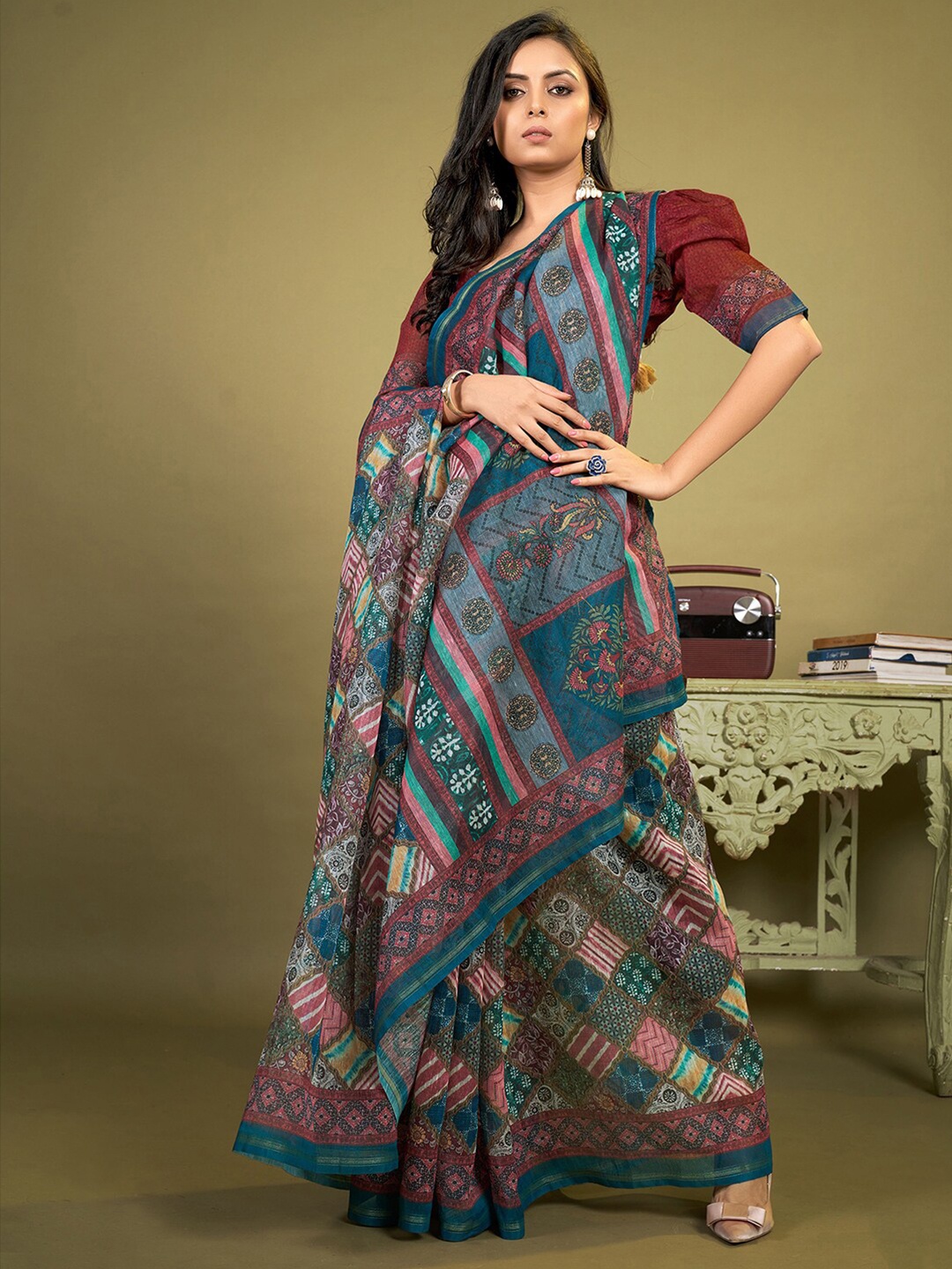 

Mitera Red & Blue Ethnic Motifs Printed Saree