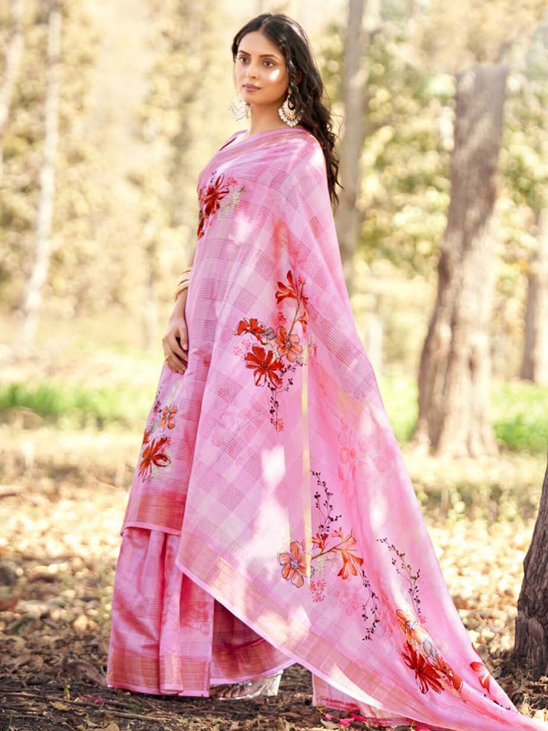 

Mitera Pink & Red Floral Printed Zari Saree
