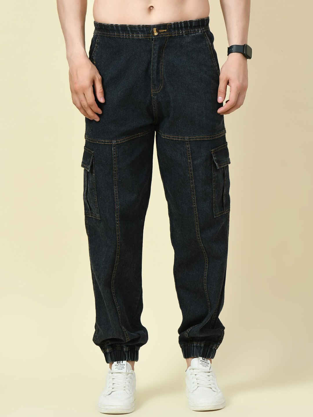 

MONTREZ Men Tapered Fit High-Rise Cargo Joggers, Black