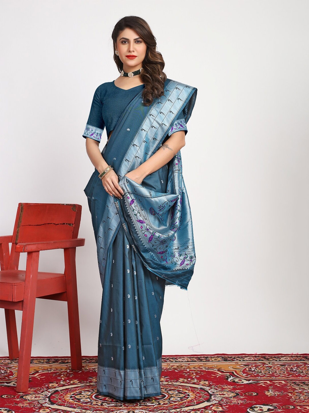 

AVANTIKA FASHION Woven Design Zari Pure Silk Kanjeevaram Saree, Grey