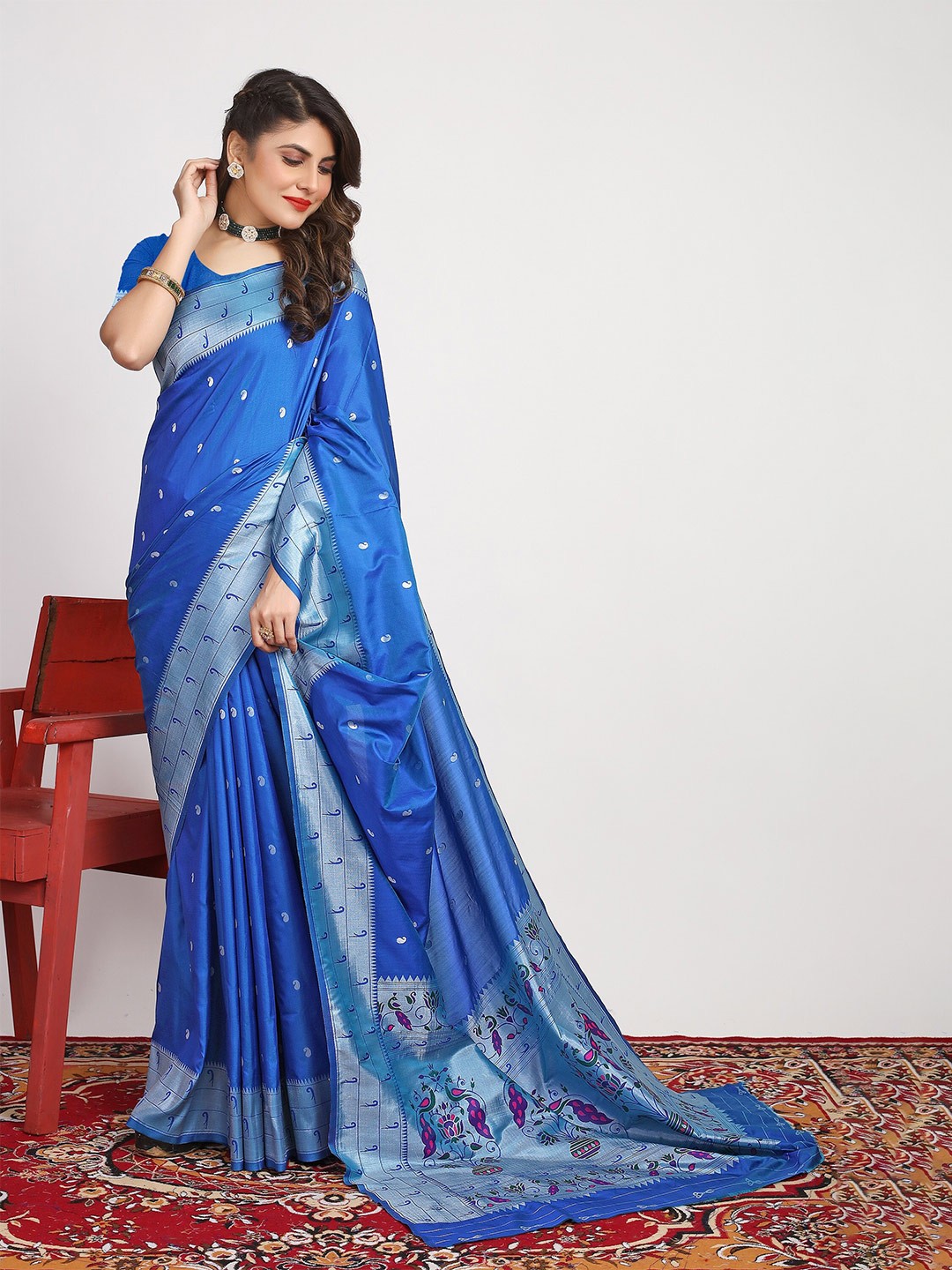 

AVANTIKA FASHION Paisley Woven Design Zari Pure Silk Kanjeevaram Saree, Blue