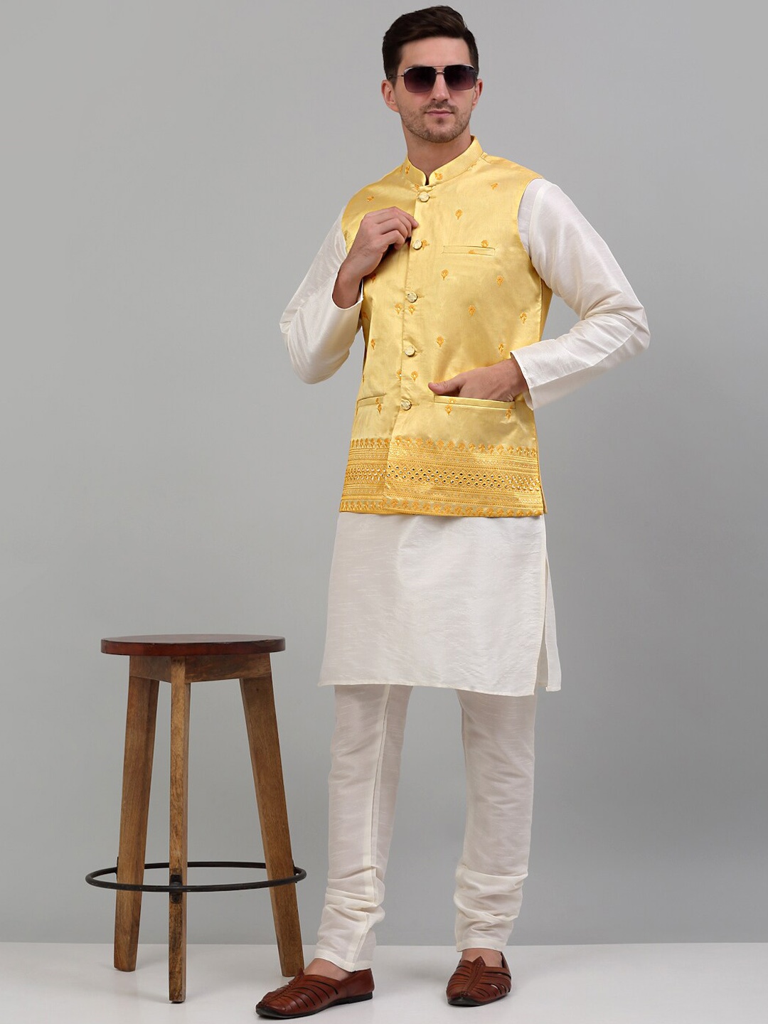 

Jompers Mandarin Collar Regular Kurta & Churidhar With Nehru Jacket, Yellow