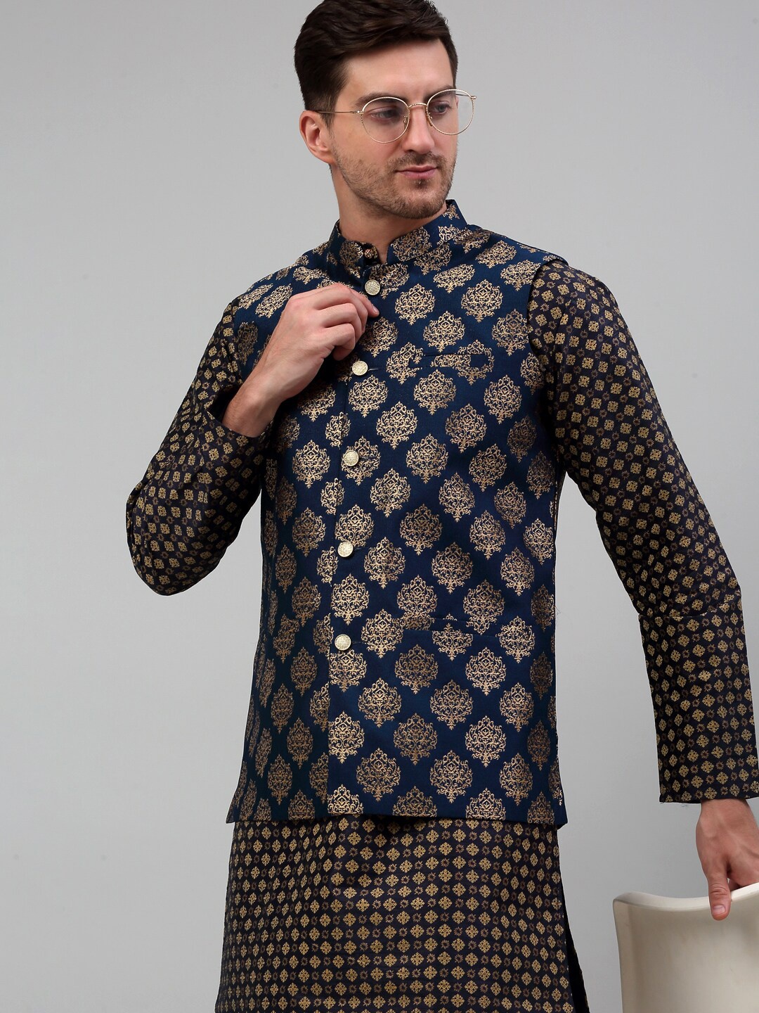 

Jompers Ethnic Motifs Printed Kurta & Churidar with Nehru Jacket, Navy blue
