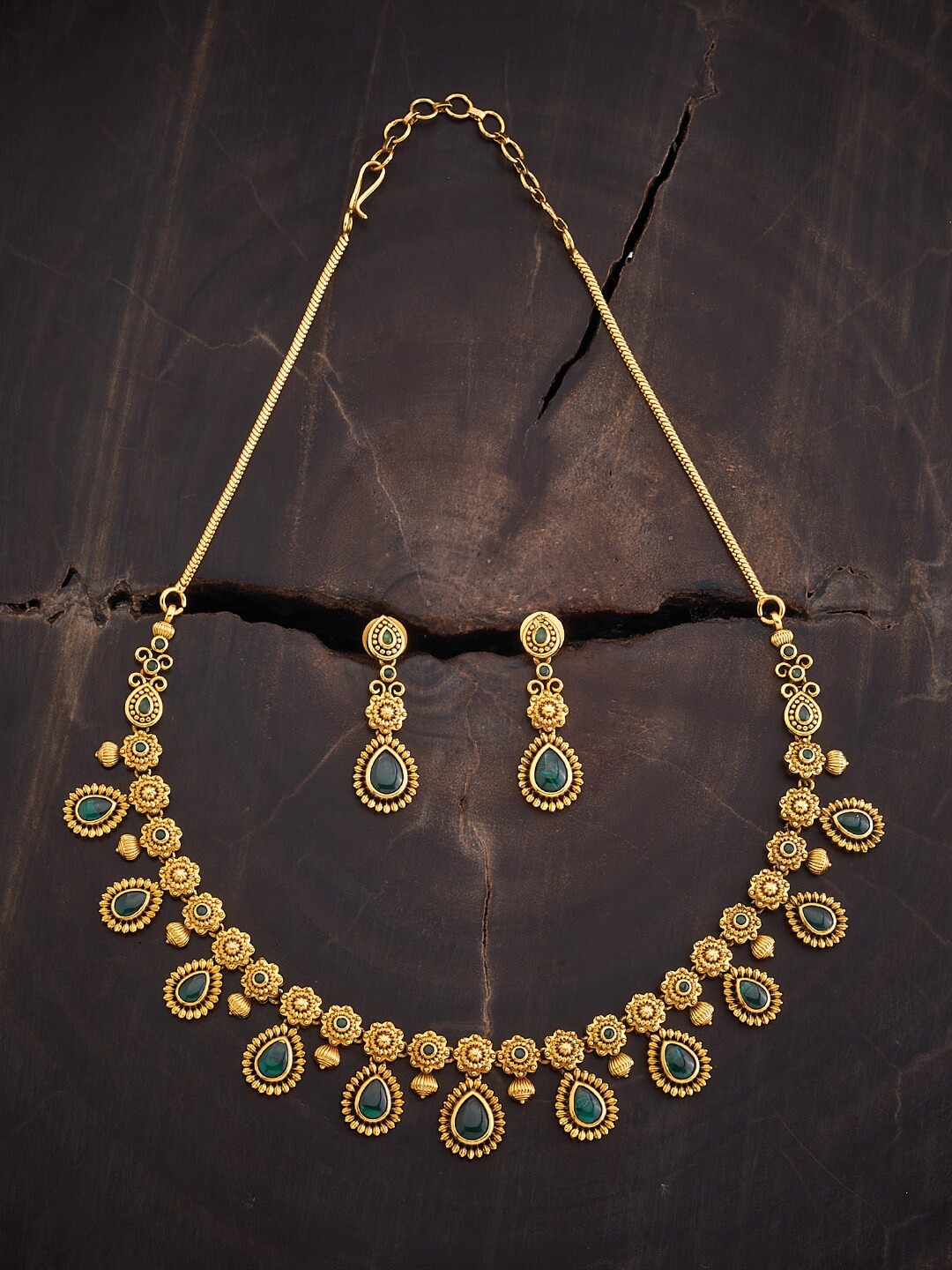 

Kushal's Fashion Jewellery Gold-Plated Stone-Studded JewellerySet