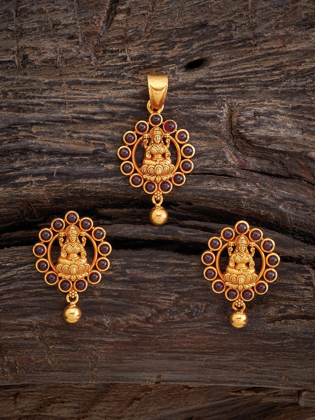 

Kushal's Fashion Jewellery Stone-Studded Pendant Set, Gold