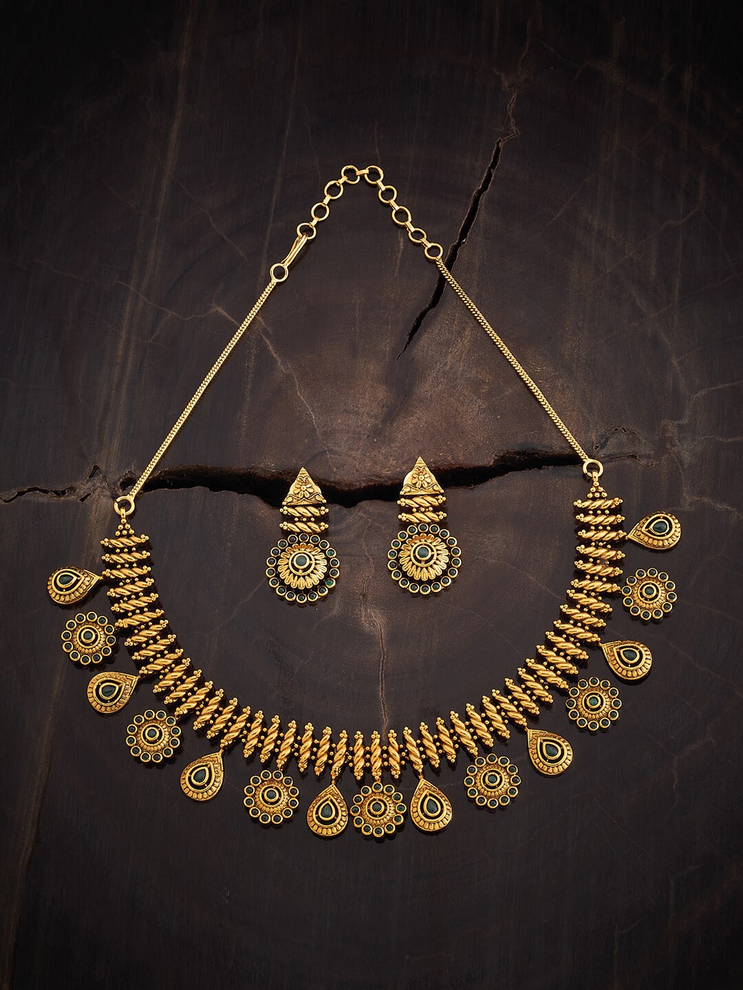 

Kushal's Fashion Jewellery Gold-Plated Stone-Studded Jewellery Set
