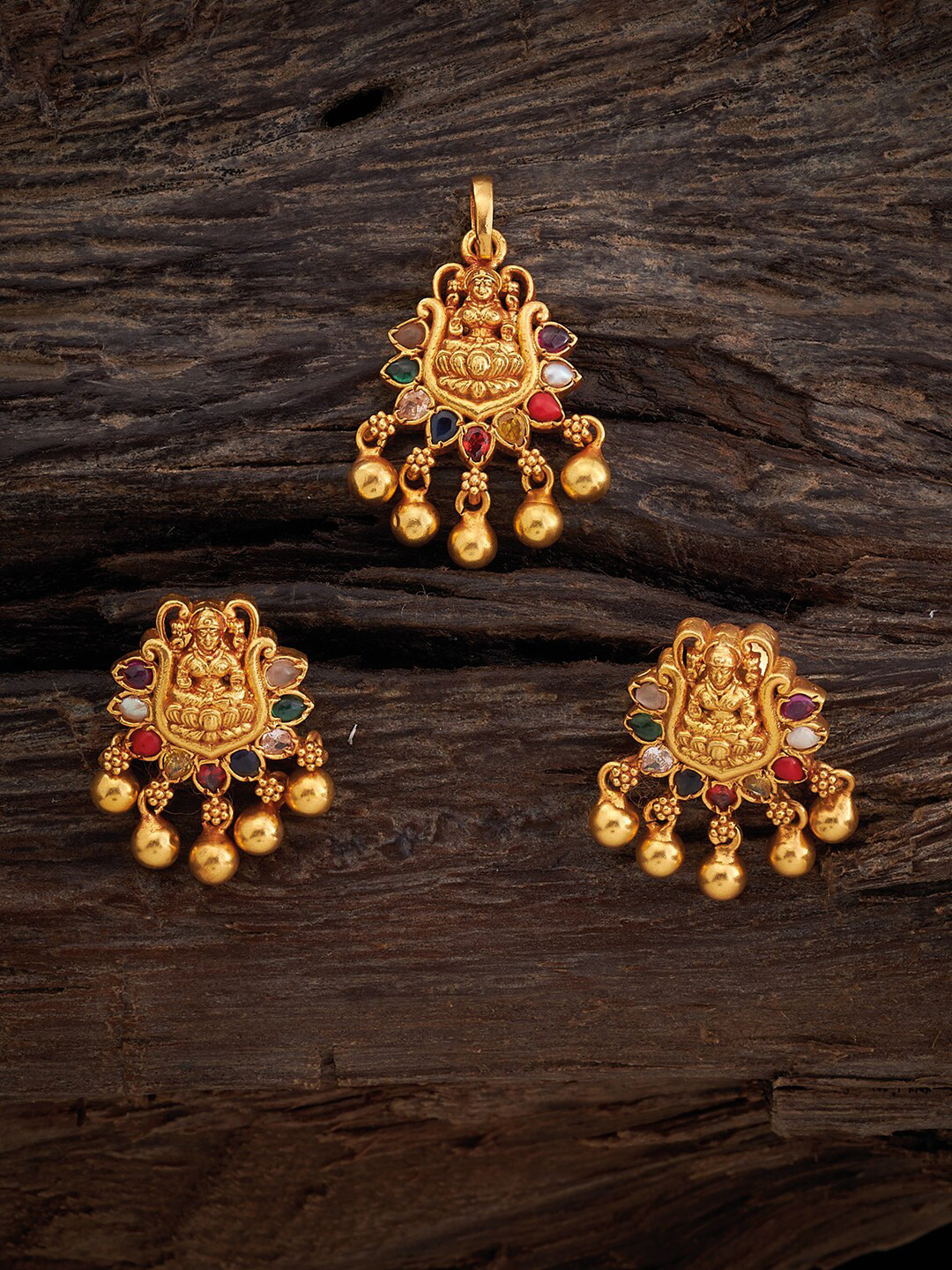 

Kushal's Fashion Jewellery Gold-Plated Artificial Stones & Beads Pendant Set