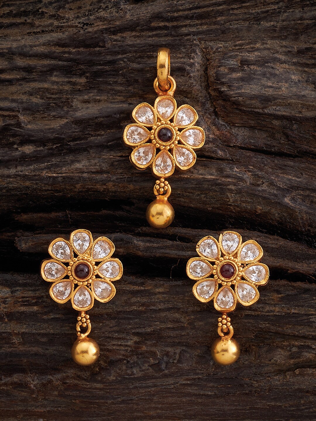 

Kushal's Fashion Jewellery Gold-Plated Stone-Studded Jewellery Set