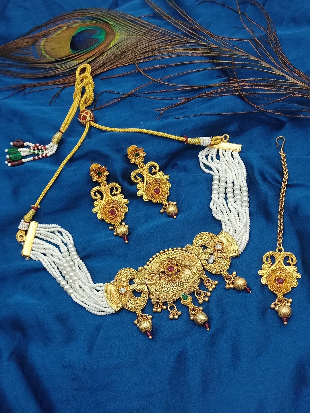 

AASHISH IMITATION Gold-Plated Jewellery Set With Maang Tikka