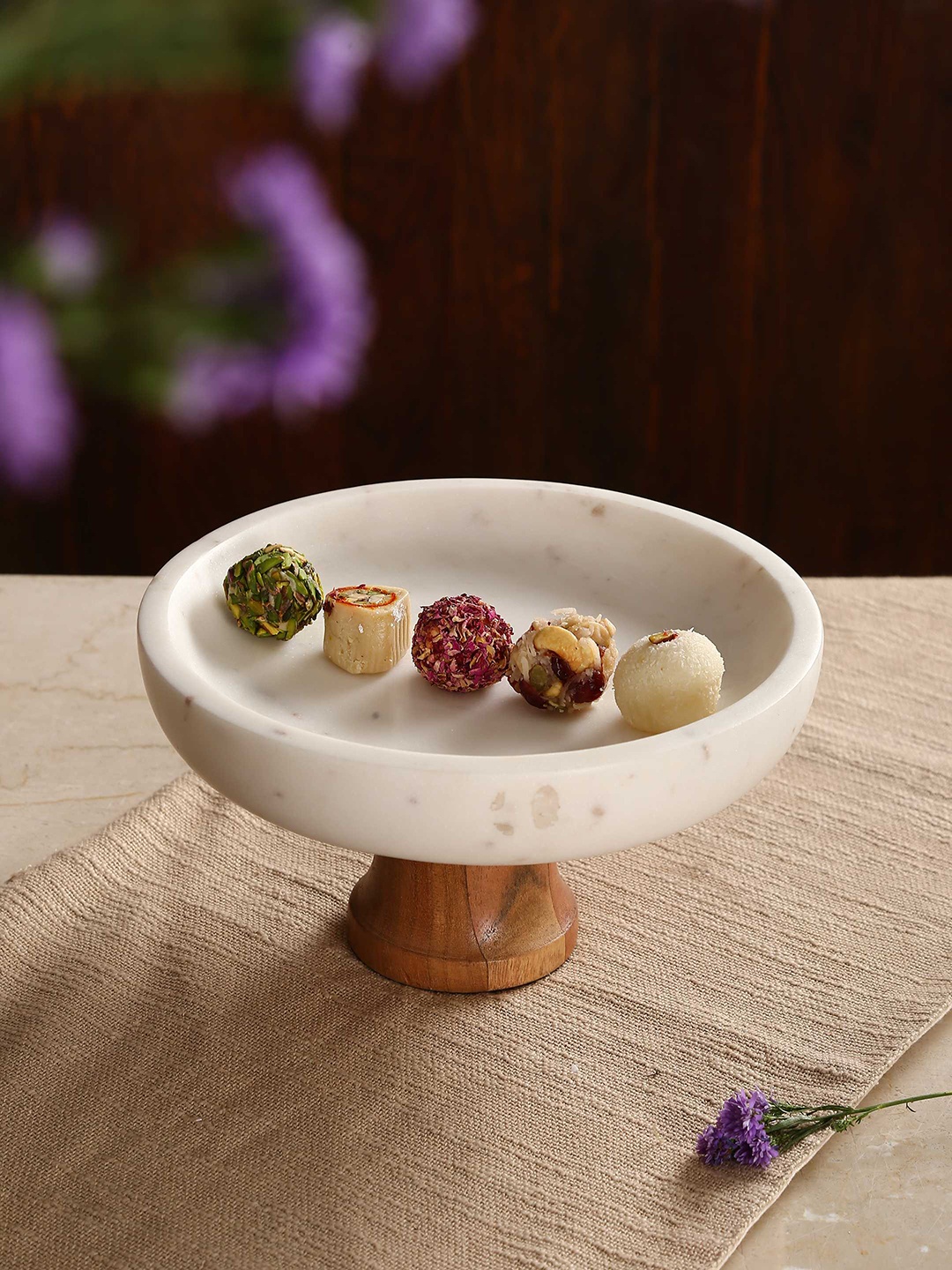 

Amoliconcepts White & Brown Cake Stand With Wooden Base