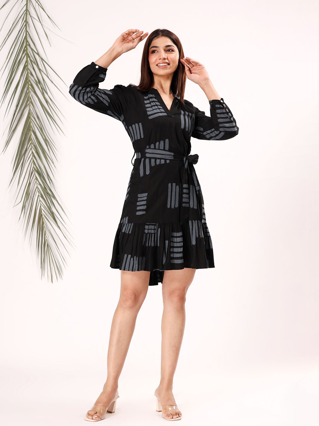 

FASHION DWAR Geometric Printed Belted Cuffed Sleeves A-Line Dress, Black