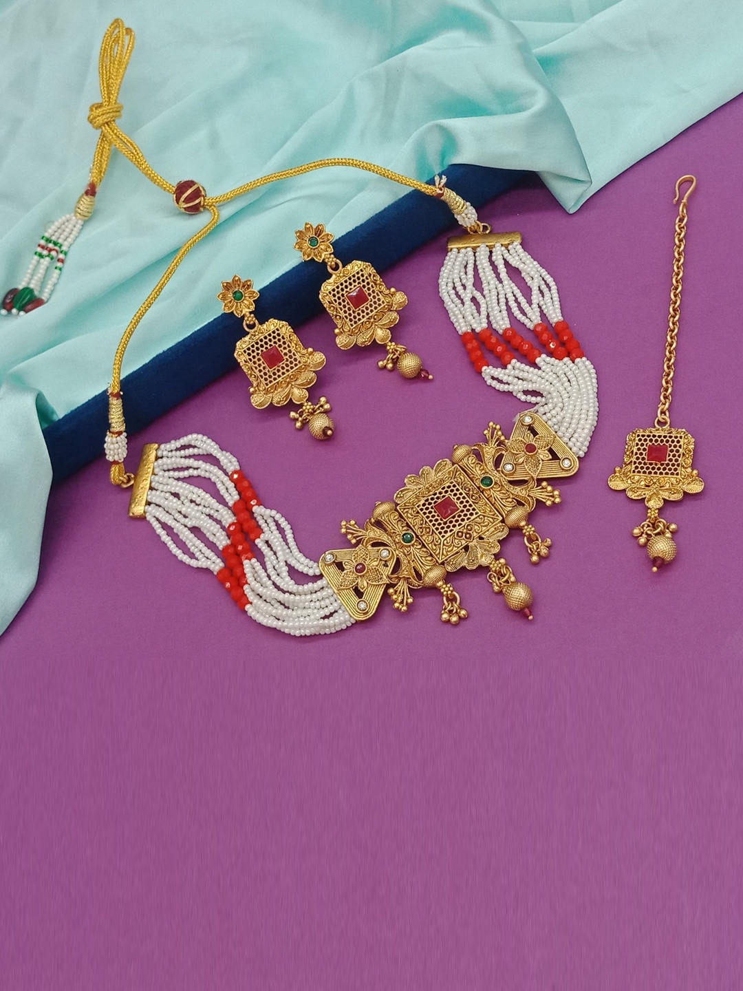 

AASHISH IMITATION Gold-Plated Kundan-Studded & Beaded Jewellery Set