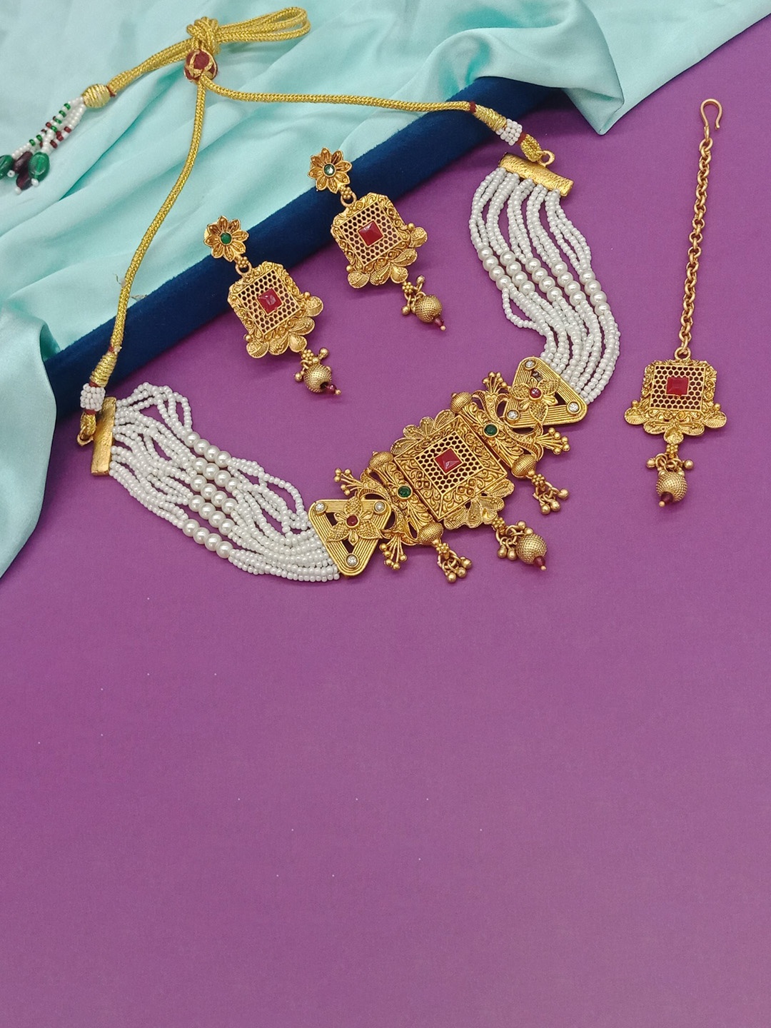 

AASHISH IMITATION Gold-Plated Kundan-Studded & Beaded Kidiya Moti Rajwadi Jewellery Set
