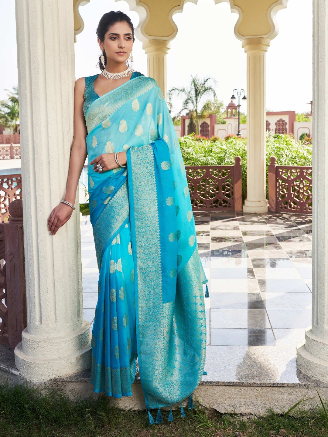 

Vardha Ethnic Motif Woven Design Zari Saree, Blue