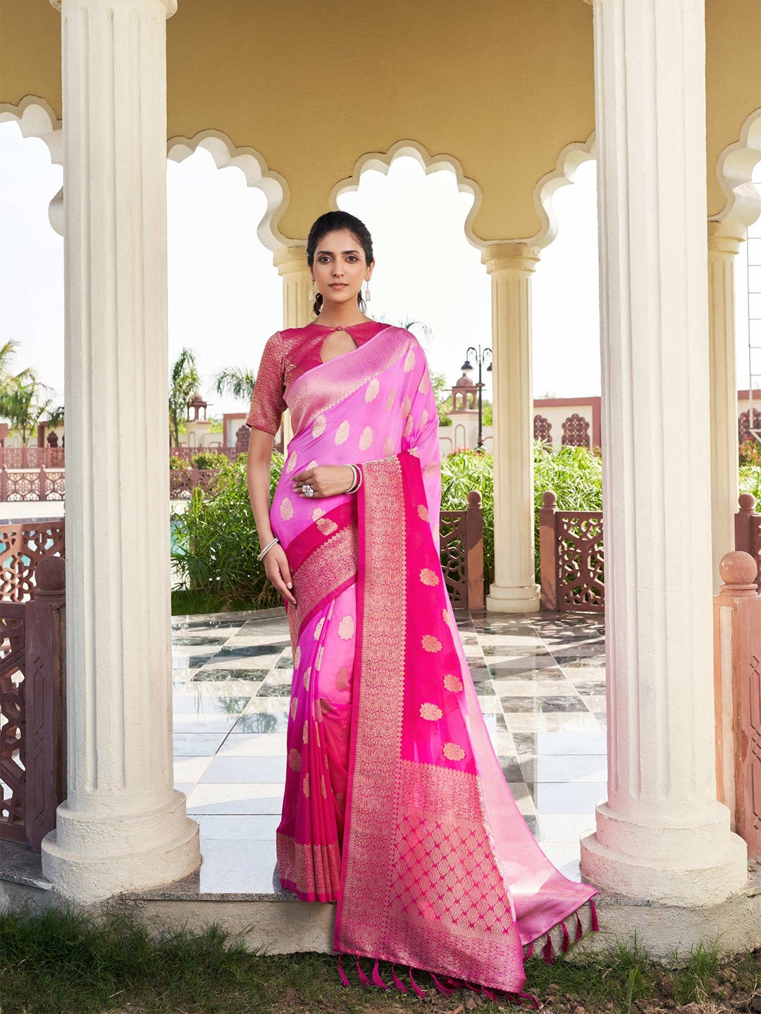 

Vardha Ethnic Motif Woven Design Zari Saree, Pink