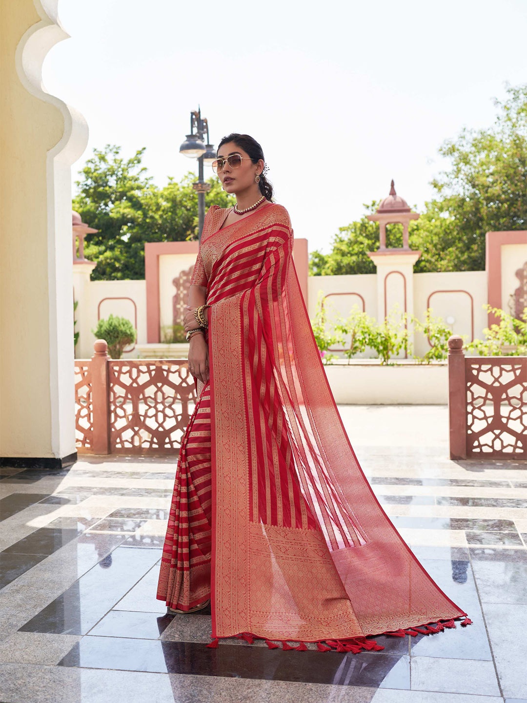 

Vardha Striped Woven Design Zari Saree, Red