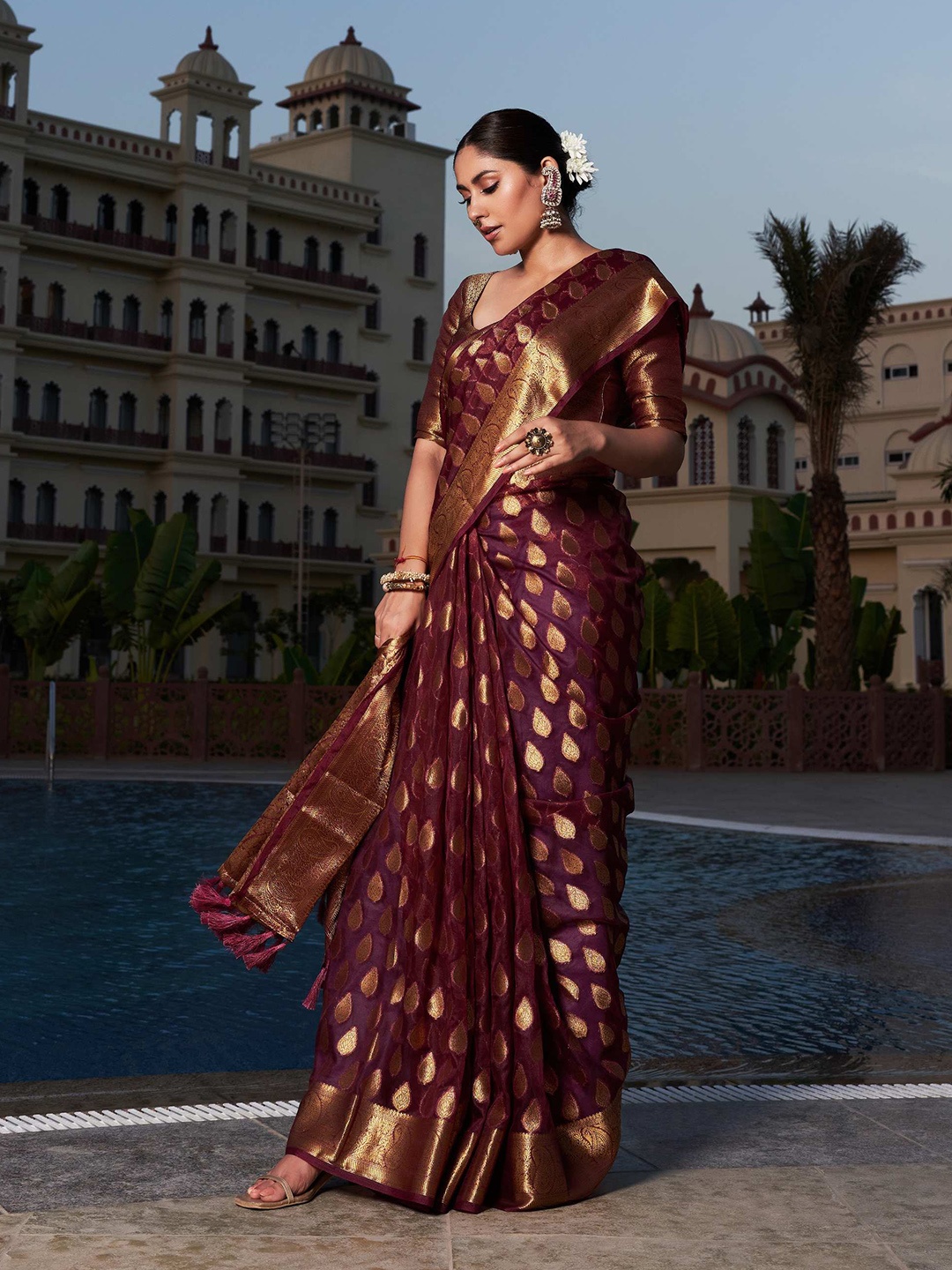 

Vardha Ethnic Motif Woven Design Zari Organza Banarasi Saree, Purple