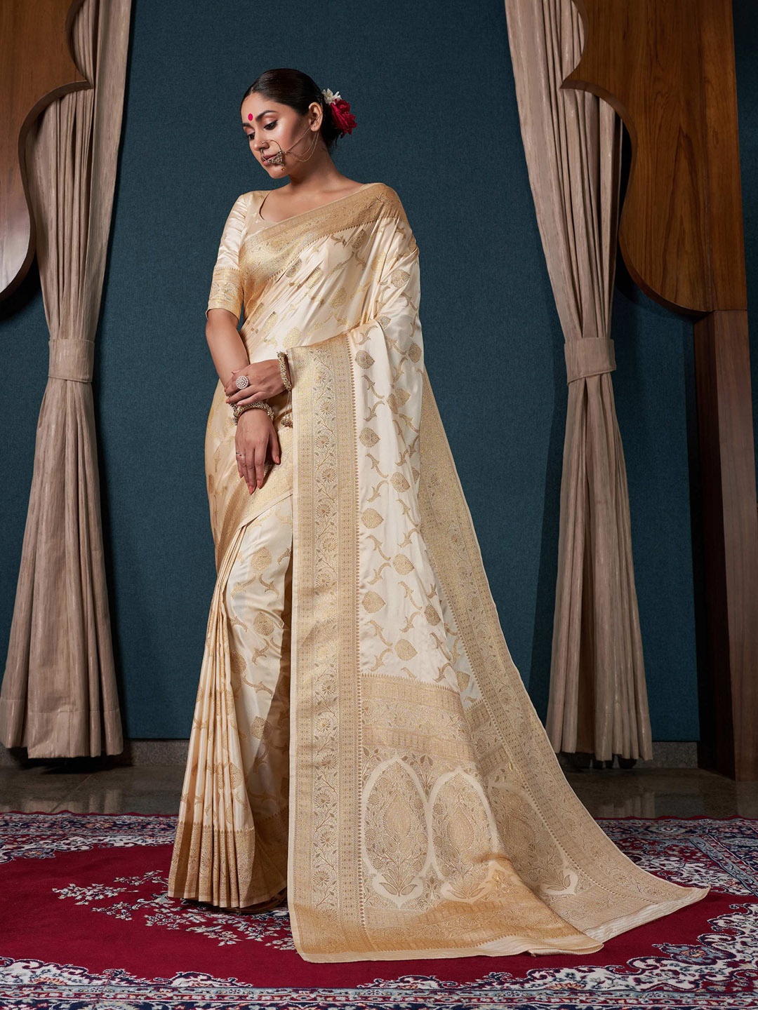

Vardha Ethnic Motif Woven Design Zari Satin Banarasi Saree, Off white