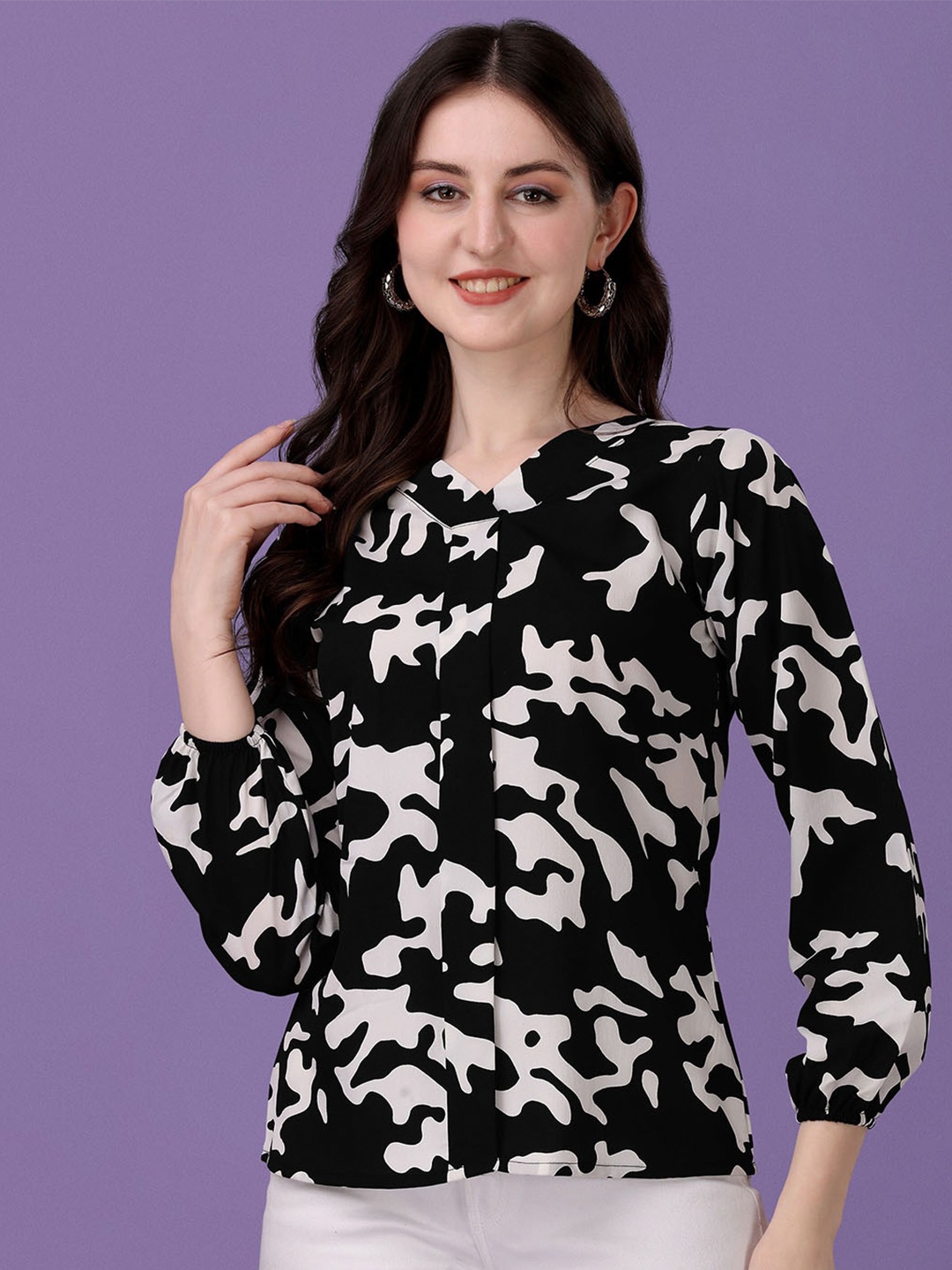 

SHEETAL Associates Abstract Printed V-Neck Crepe Top, Black