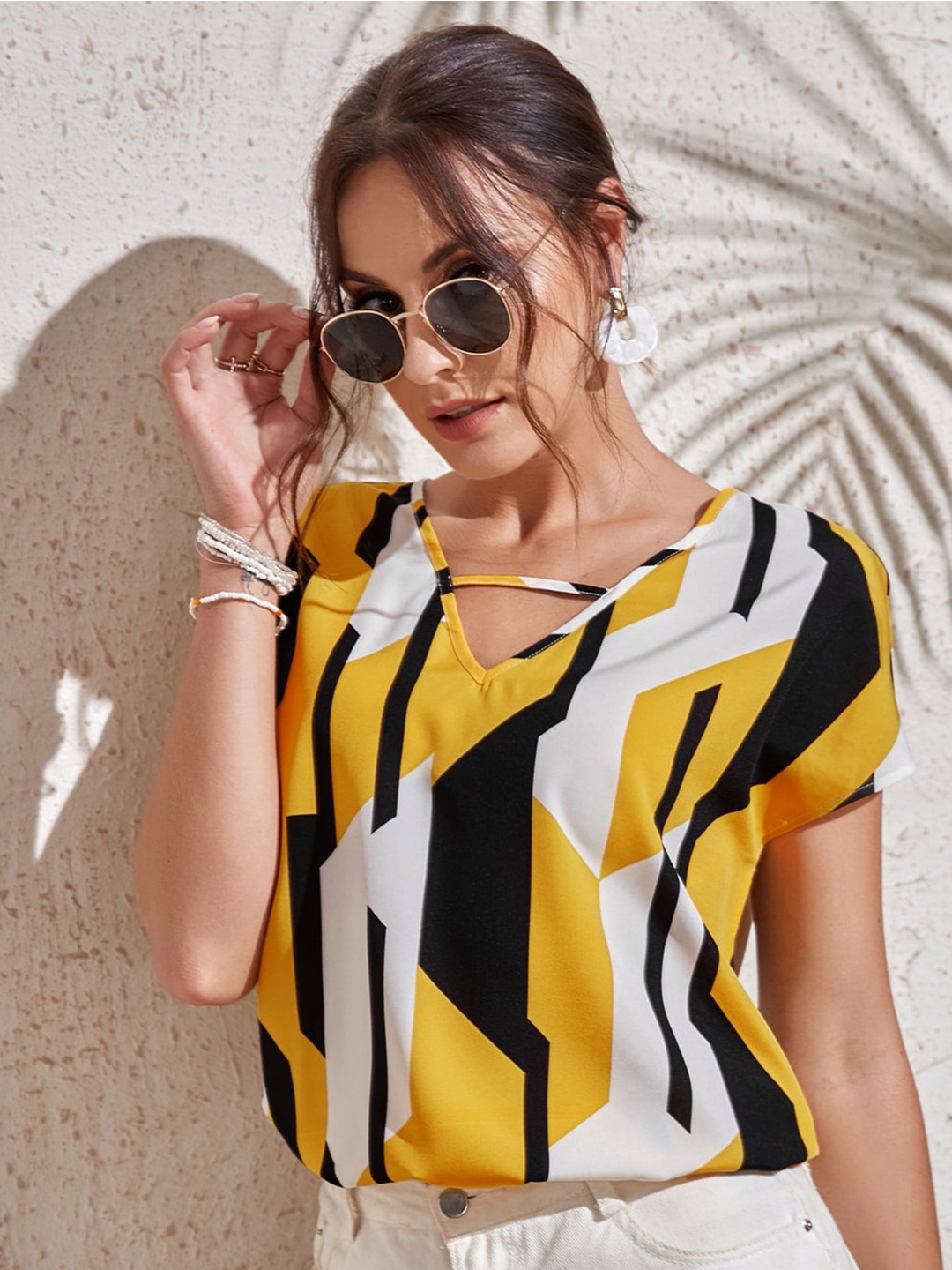 

SHEETAL Associates Abstract Print Extended Sleeves Top, Black