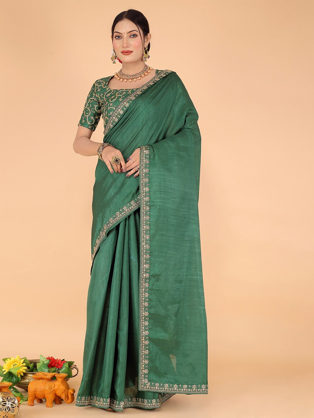 

SAADHVI Woven design Border Art Silk Saree, Green