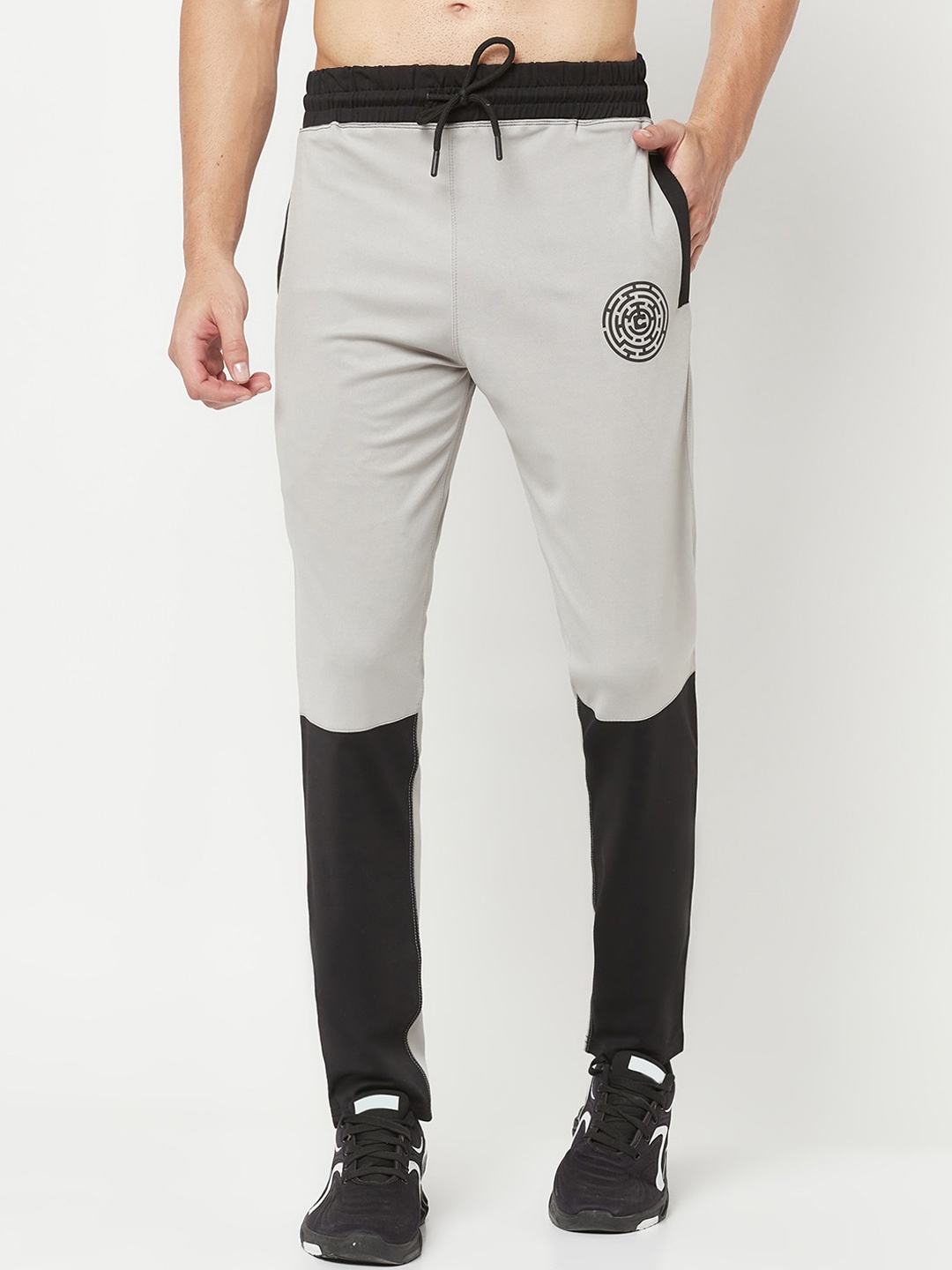 

HiFlyers Men Mid-Rise Colourblocked Slim-Fit Rapid Dry Track Pants, Grey