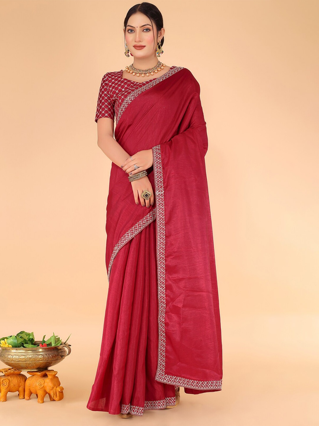 

SAADHVI Embroiodered Border Zari Art Silk Saree, Maroon
