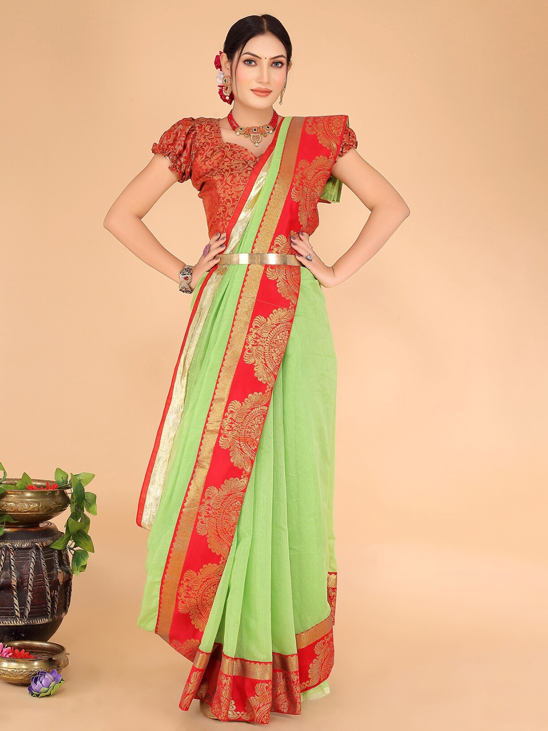 

SAADHVI Woven Design Zari Art Silk Saree, Green