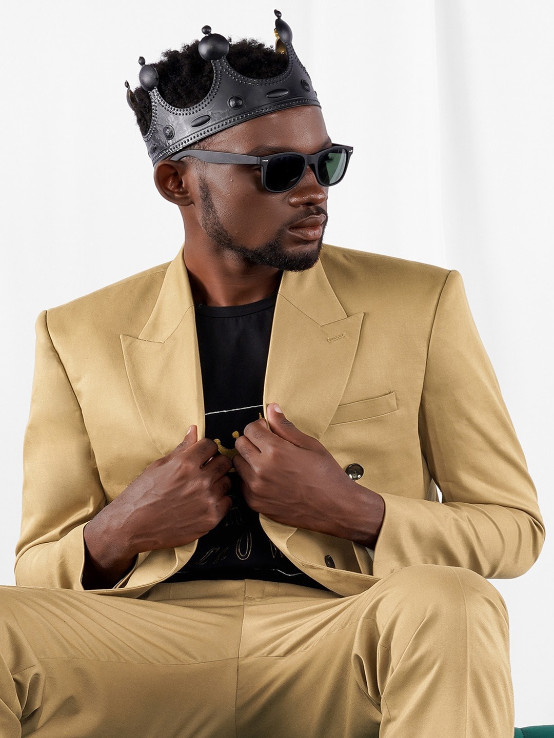 

FRENCH CROWN Peaked Lapel Double-Breasted Wool Blazer, Brown